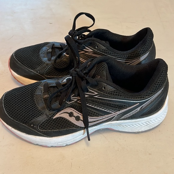 Saucony Running Shoes - Picture 3 of 6